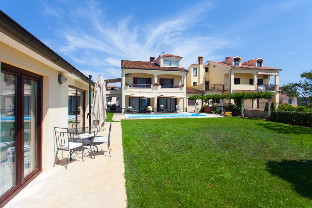 Premium Central Apartments Vrsar Extérieur photo