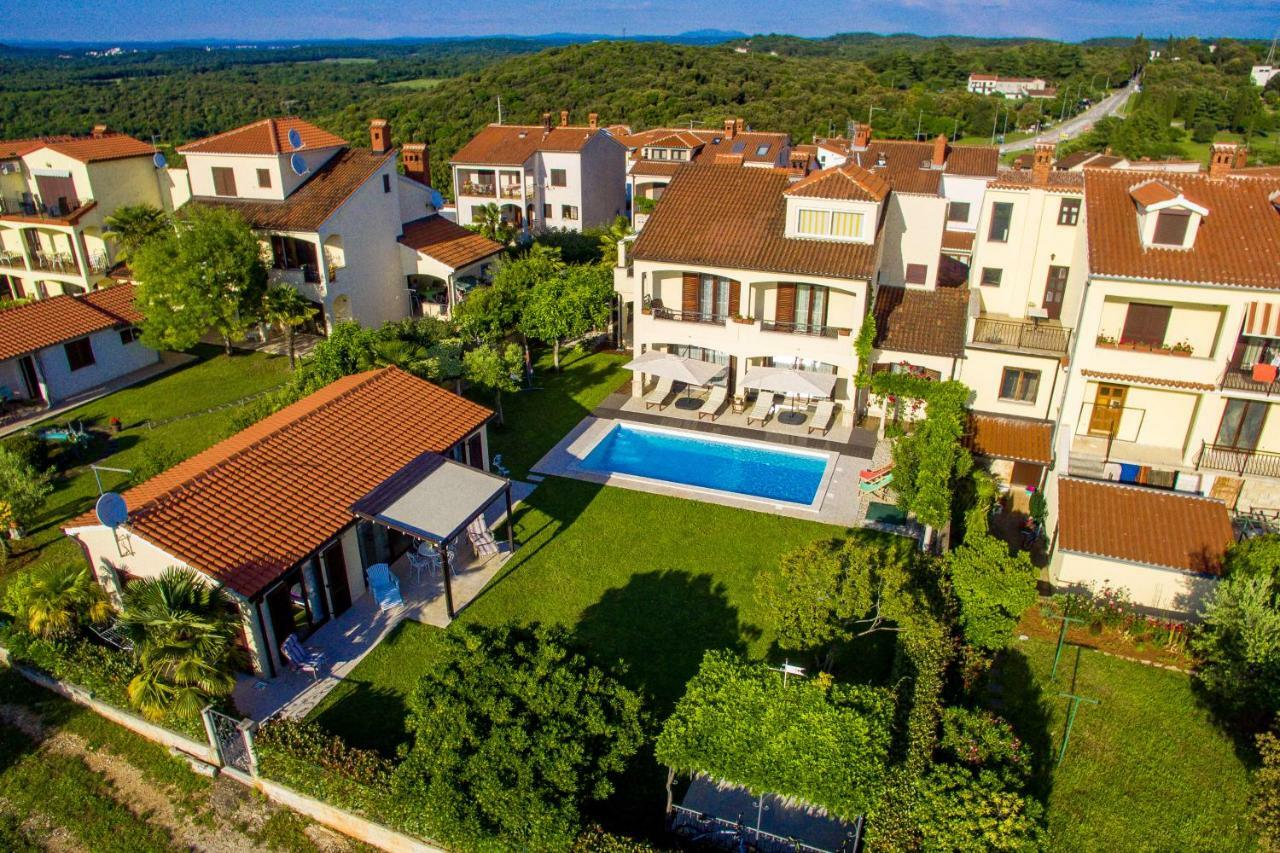 Premium Central Apartments Vrsar Extérieur photo
